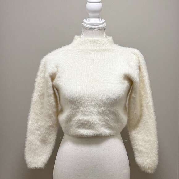 Woman's | Faux | Cashmere |Crop| Sweater - Picture 1 of 3